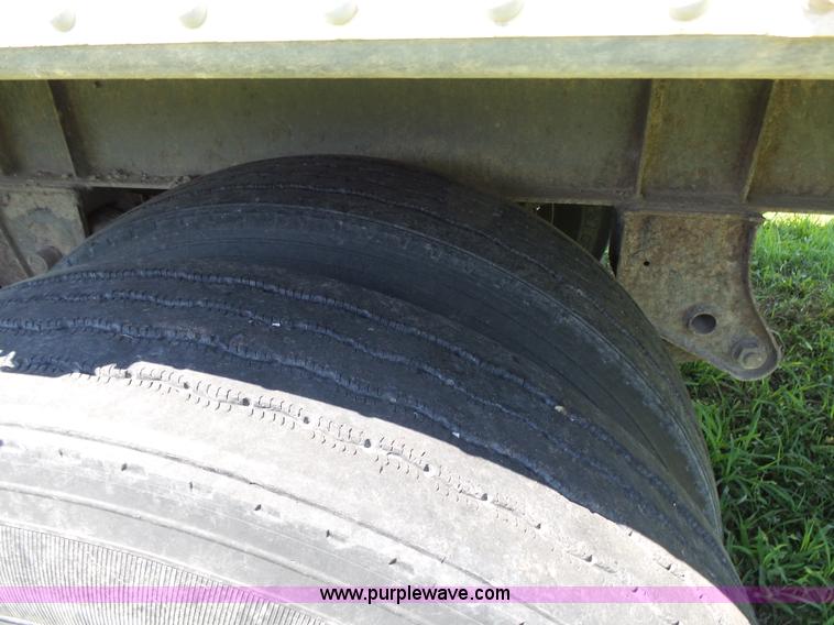 image for item K3136 2000 Merritt grain trailer