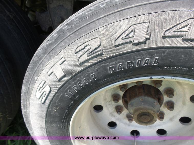 image for item K3136 2000 Merritt grain trailer