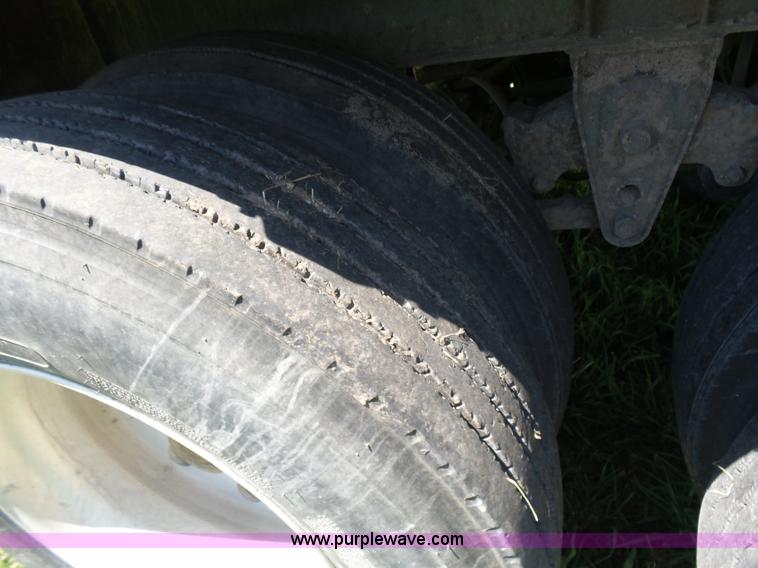 image for item K3136 2000 Merritt grain trailer