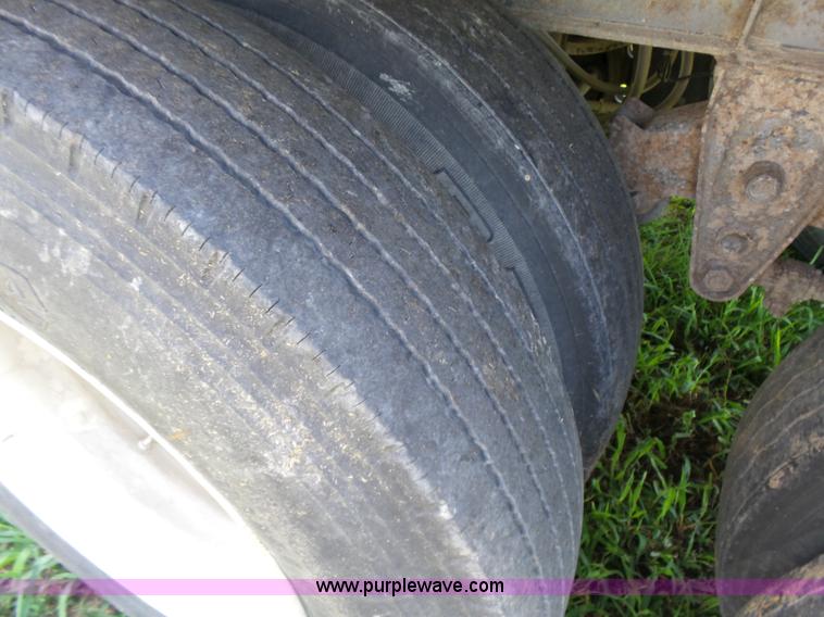 image for item K3136 2000 Merritt grain trailer