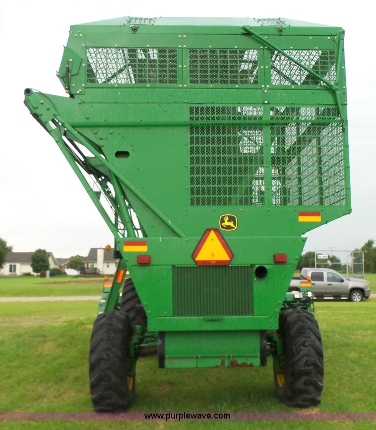 image for item K3162 2004 John Deere 7460 RWA cotton stripper