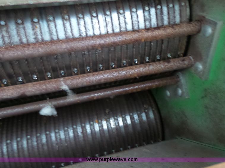 image for item K3162 2004 John Deere 7460 RWA cotton stripper