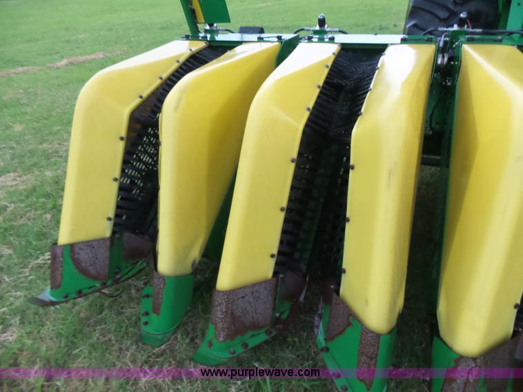 image for item K3162 2004 John Deere 7460 RWA cotton stripper