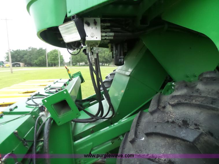 image for item K3162 2004 John Deere 7460 RWA cotton stripper