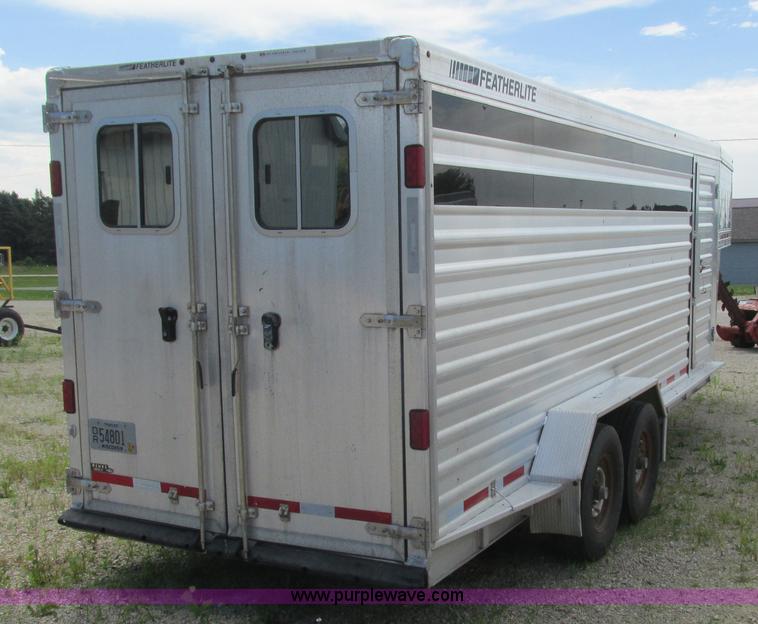 image for item K4073 2010 Featherlite 8117 horse trailer