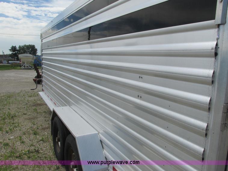 image for item K4073 2010 Featherlite 8117 horse trailer
