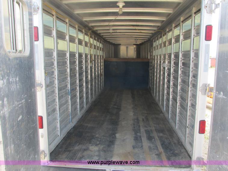 image for item K4073 2010 Featherlite 8117 horse trailer