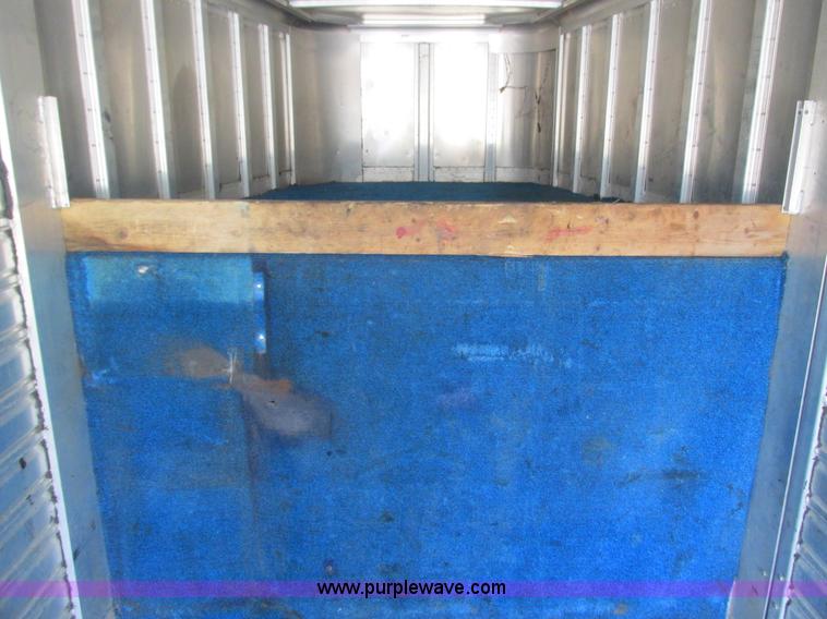 image for item K4073 2010 Featherlite 8117 horse trailer