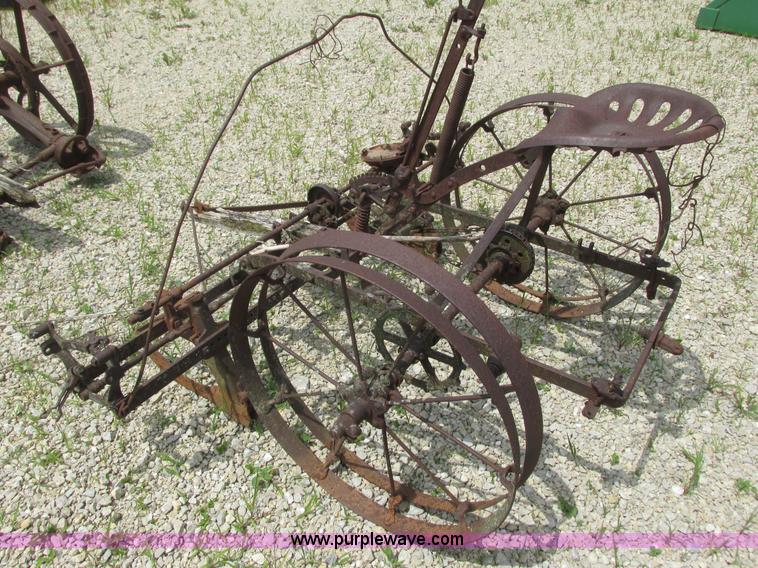image for item K4082 Farm equipment