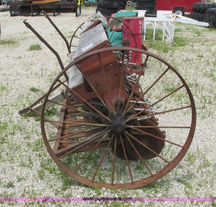 image for item K4083 Owatonna seeder