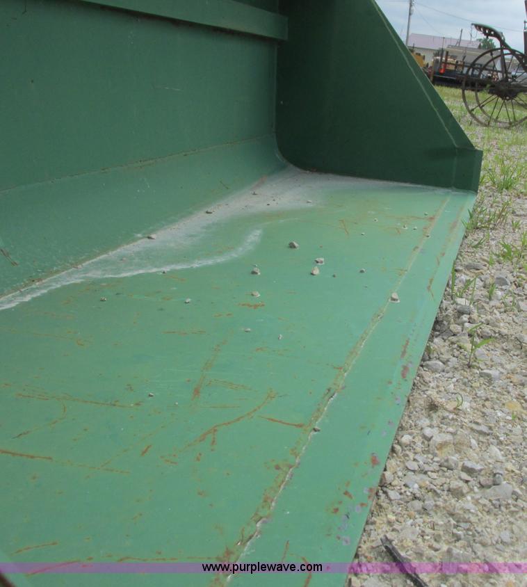 image for item K4086 John Deere bucket