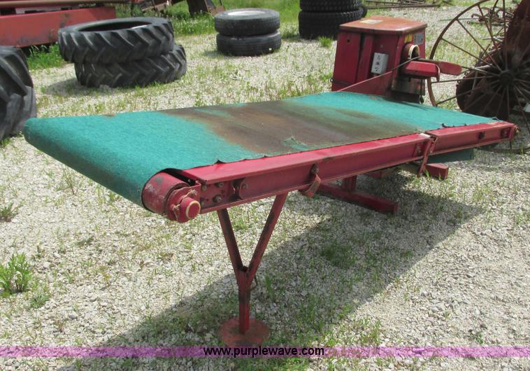 image for item K4088 New Holland Sperry 595 tobacco picker