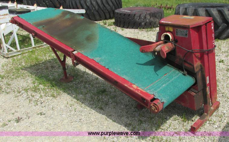 image for item K4088 New Holland Sperry 595 tobacco picker