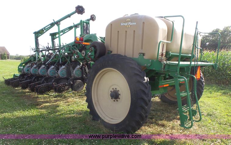 image for item K4646 2005 Great Plains YP1225 no-till planter