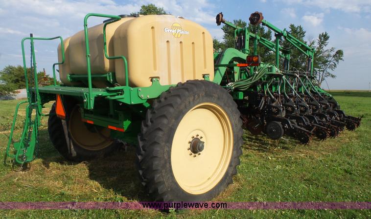 image for item K4646 2005 Great Plains YP1225 no-till planter