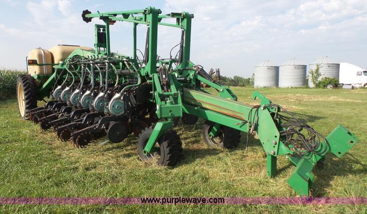image for item K4646 2005 Great Plains YP1225 no-till planter