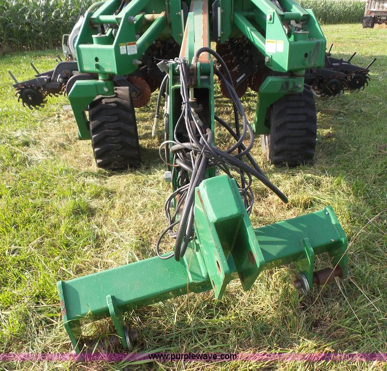 image for item K4646 2005 Great Plains YP1225 no-till planter
