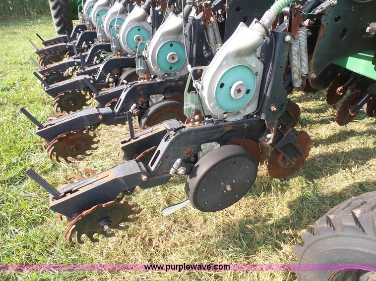 image for item K4646 2005 Great Plains YP1225 no-till planter