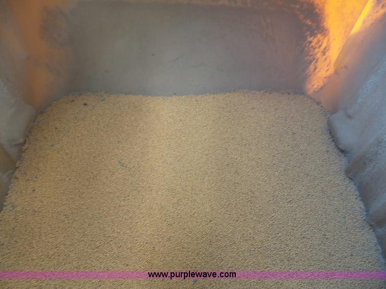 image for item K4646 2005 Great Plains YP1225 no-till planter