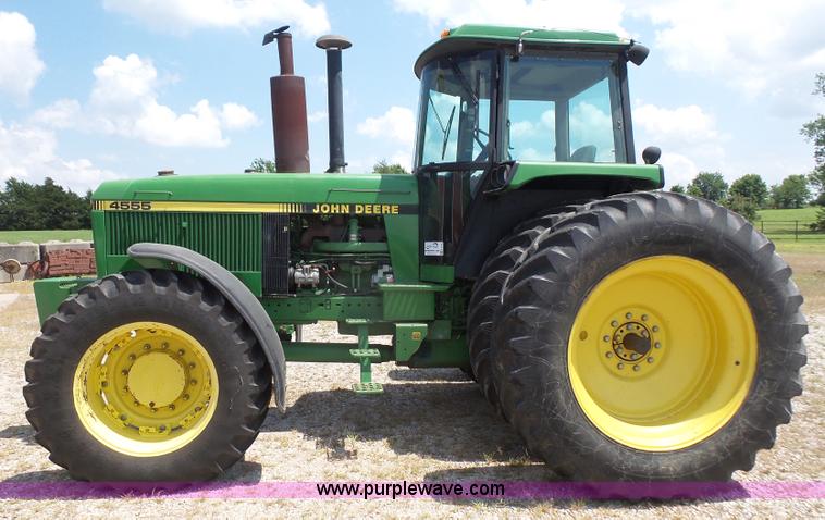 image for item K4676 1990 John Deere 4555 MFWD tractor