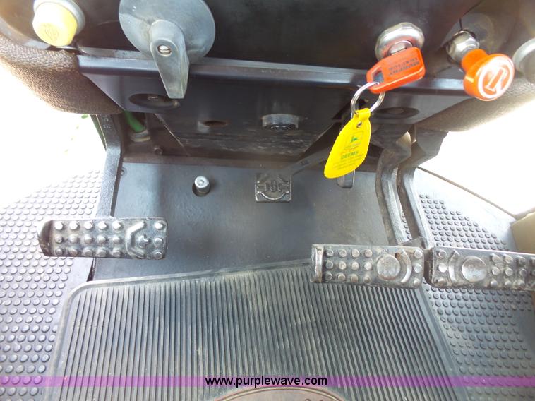 image for item K4676 1990 John Deere 4555 MFWD tractor