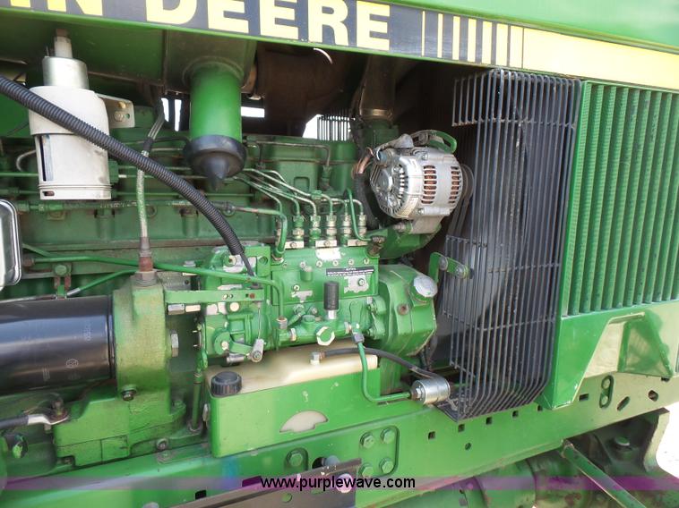 image for item K4676 1990 John Deere 4555 MFWD tractor