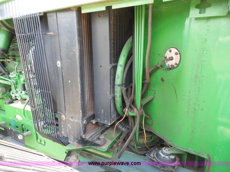 image for item K4676 1990 John Deere 4555 MFWD tractor