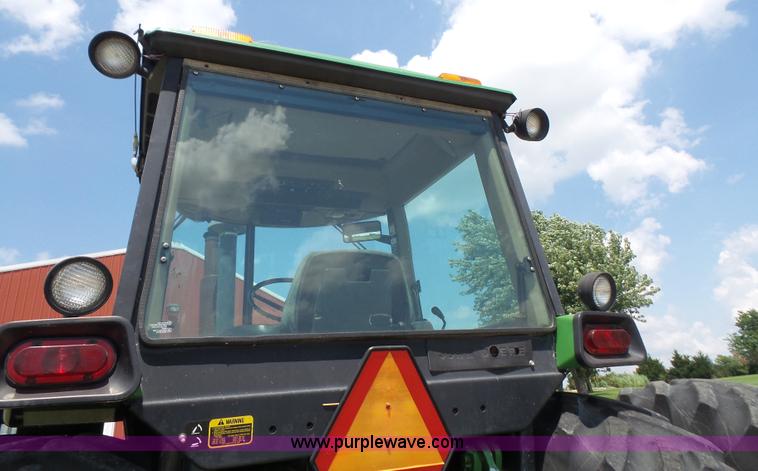 image for item K4676 1990 John Deere 4555 MFWD tractor