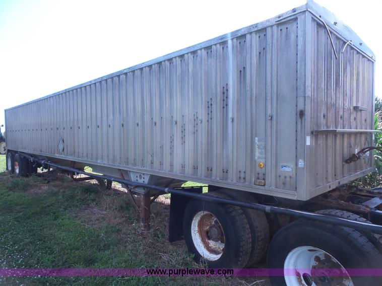 image for item K4686 1979 Wilson AGH500 double hopper grain trailer