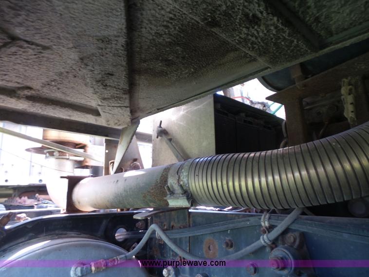 image for item K4687 1989 Freightliner FLA semi truck