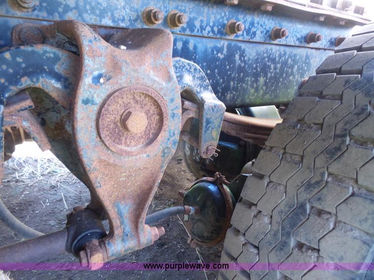 image for item K4687 1989 Freightliner FLA semi truck