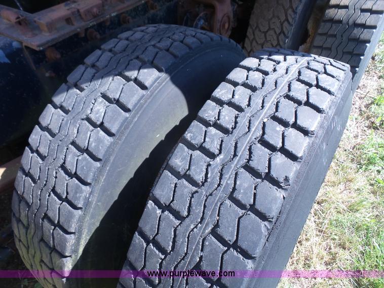 image for item K4687 1989 Freightliner FLA semi truck