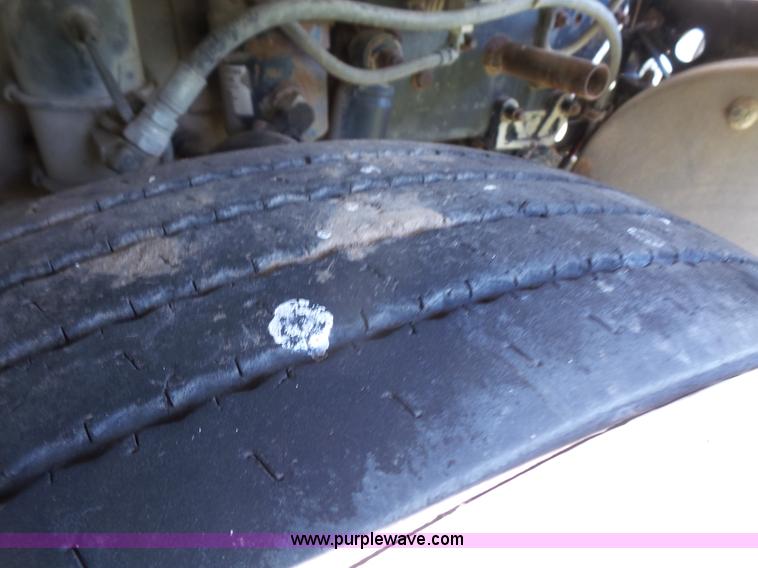 image for item K4687 1989 Freightliner FLA semi truck