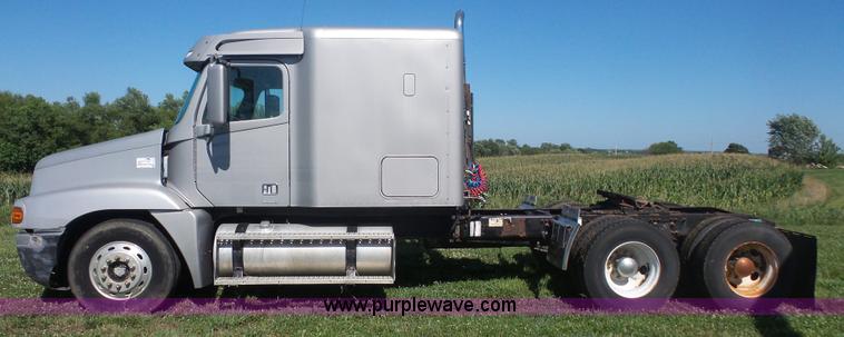 image for item K4707 1999 Freightliner Century Class semi truck