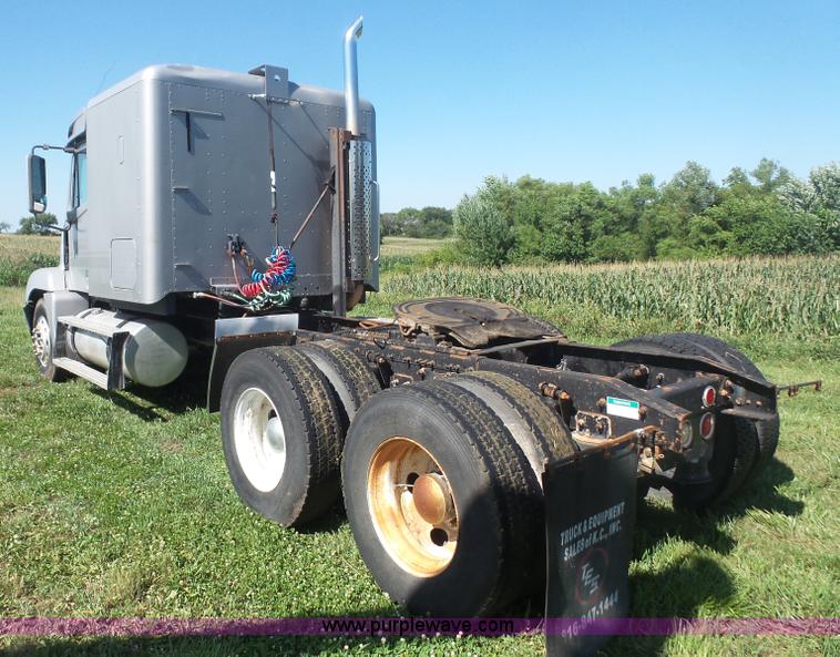 image for item K4707 1999 Freightliner Century Class semi truck