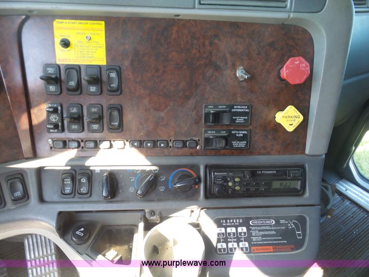 image for item K4707 1999 Freightliner Century Class semi truck