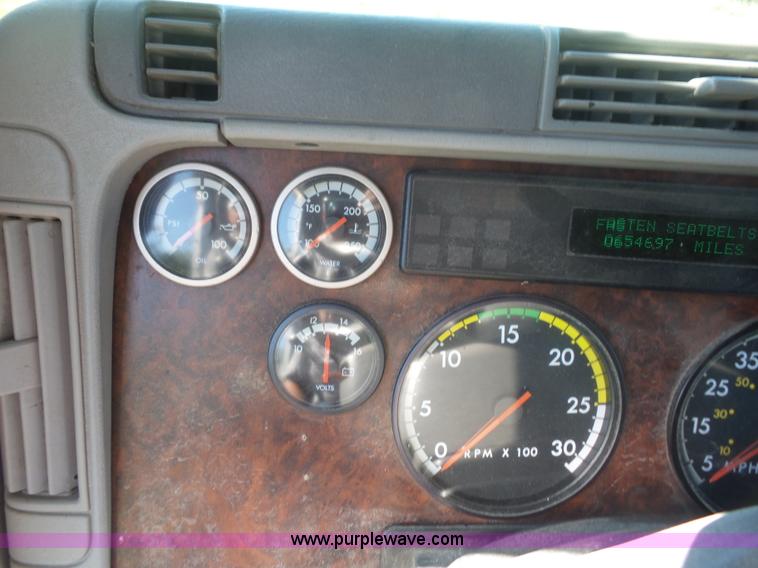 image for item K4707 1999 Freightliner Century Class semi truck