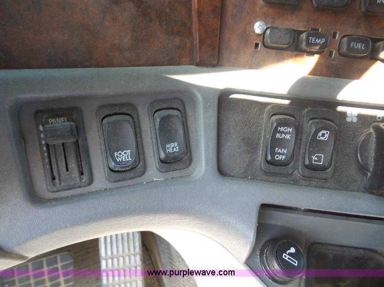 image for item K4707 1999 Freightliner Century Class semi truck