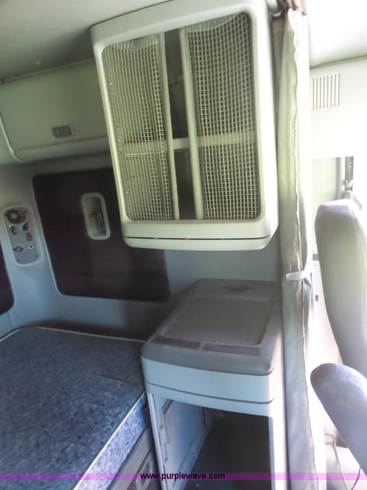 image for item K4707 1999 Freightliner Century Class semi truck