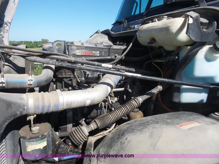 image for item K4707 1999 Freightliner Century Class semi truck