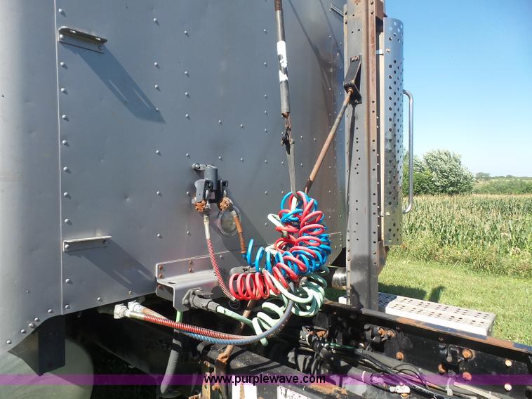 image for item K4707 1999 Freightliner Century Class semi truck