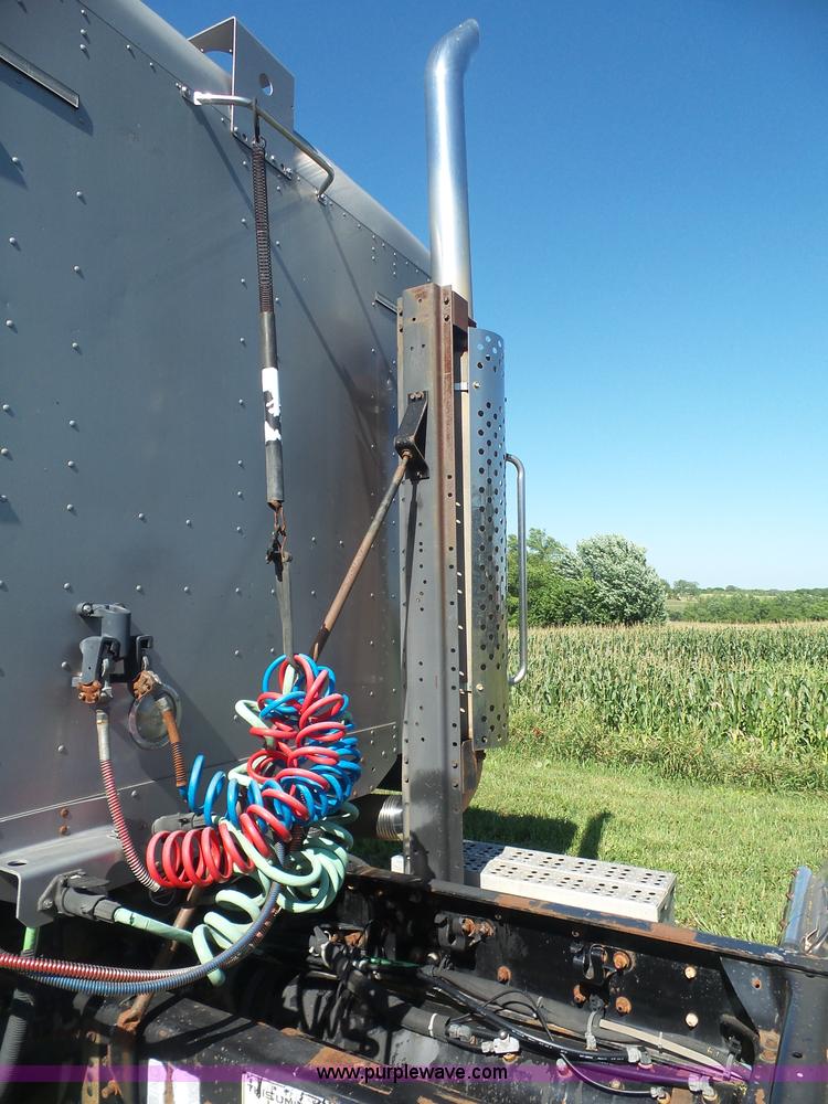 image for item K4707 1999 Freightliner Century Class semi truck