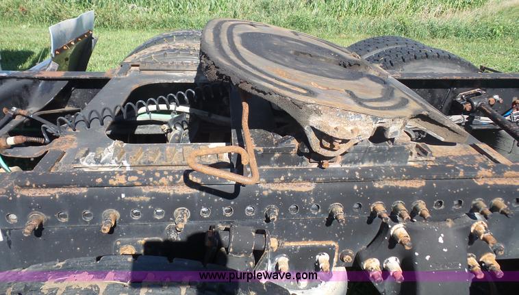 image for item K4707 1999 Freightliner Century Class semi truck