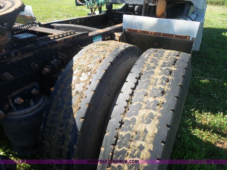 image for item K4707 1999 Freightliner Century Class semi truck