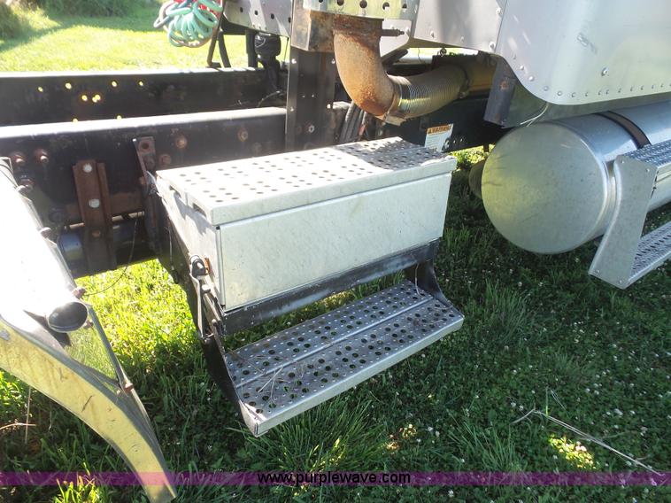 image for item K4707 1999 Freightliner Century Class semi truck