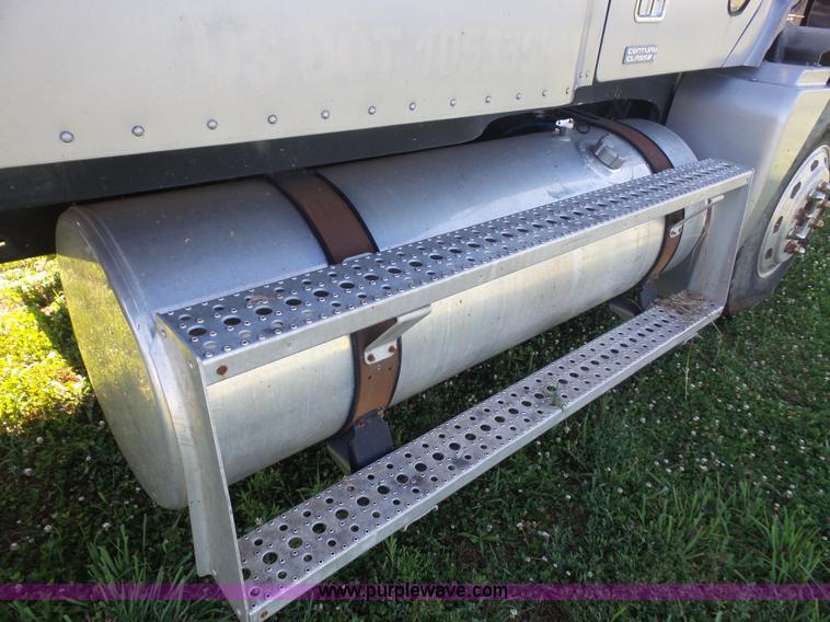 image for item K4707 1999 Freightliner Century Class semi truck