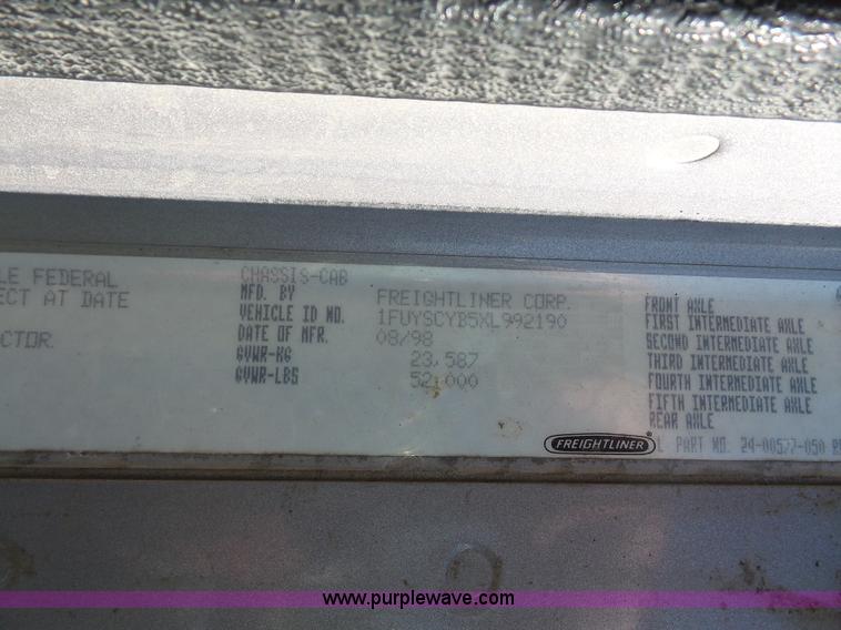 image for item K4707 1999 Freightliner Century Class semi truck