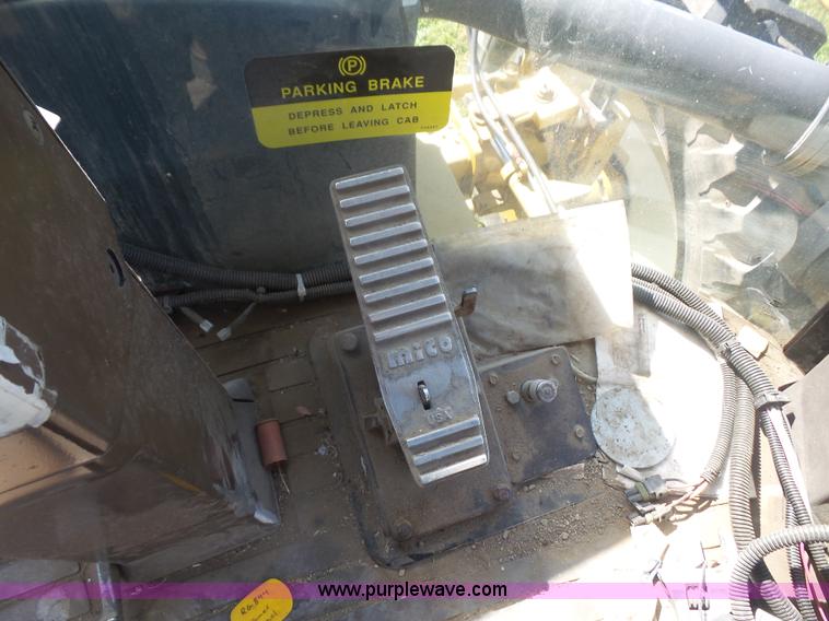 image for item K4708 Ag-Chem RoGator 844 self-propelled sprayer