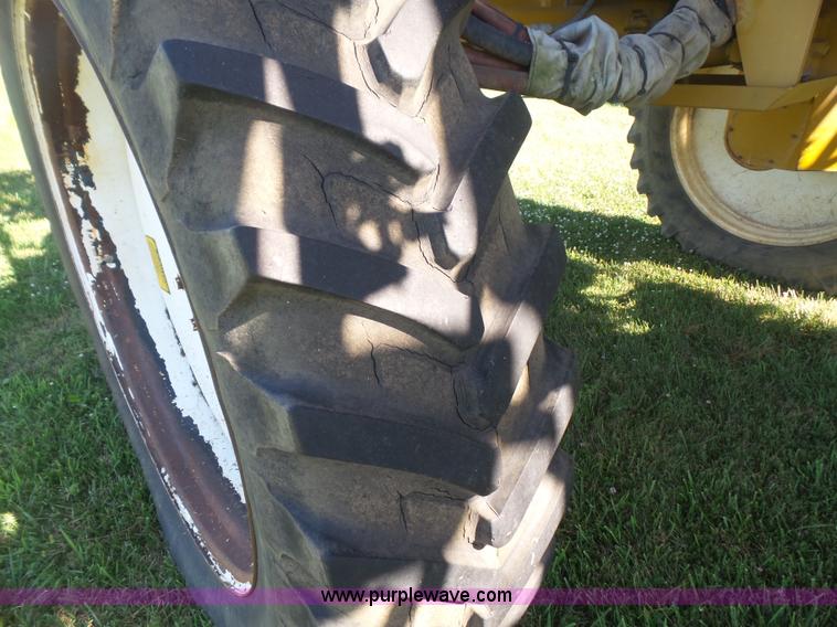 image for item K4708 Ag-Chem RoGator 844 self-propelled sprayer