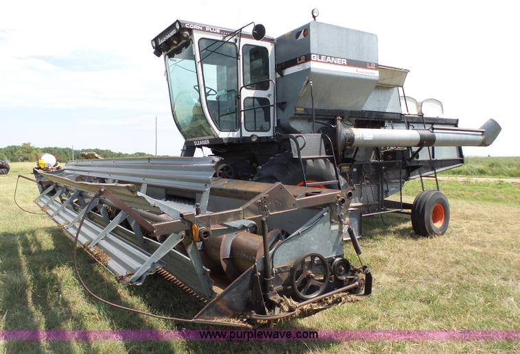 image for item K5299 Gleaner L2 combine